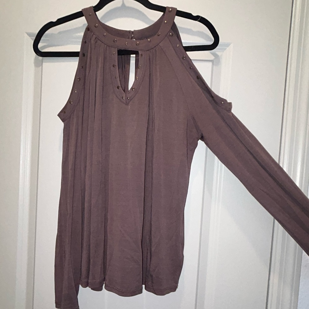 Maurices open shoulder keyhole back top